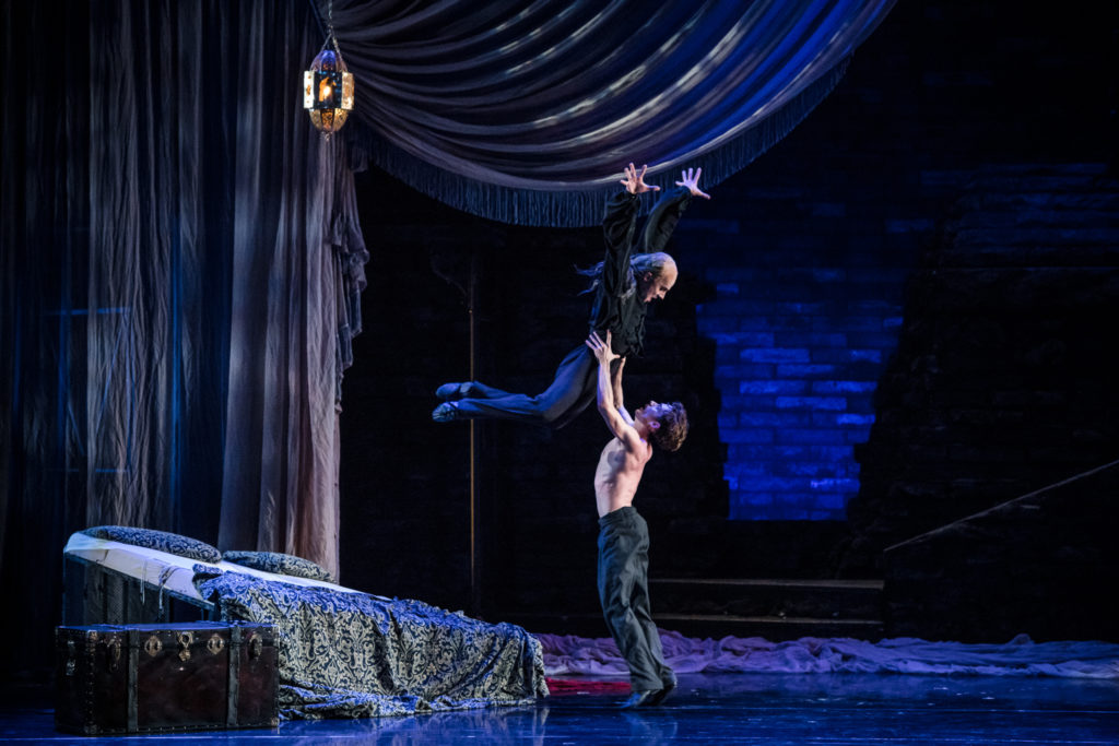 Michael Pink's "Dracula" | Alvin Tovstogray, Principal & Walker Martin, Soloist | Photo by Kate Luber