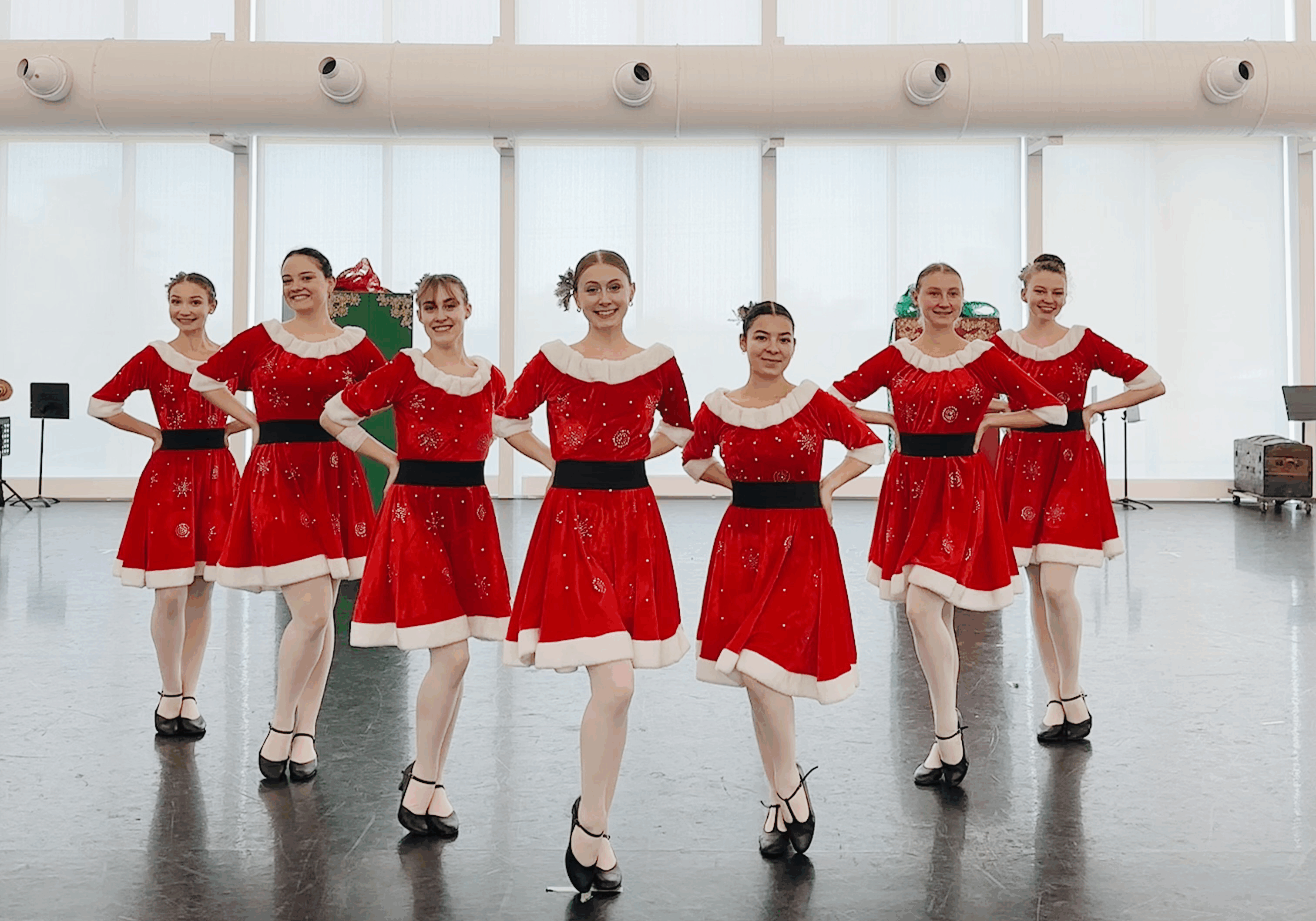 StudioCompanyXmas2_JanaCarson